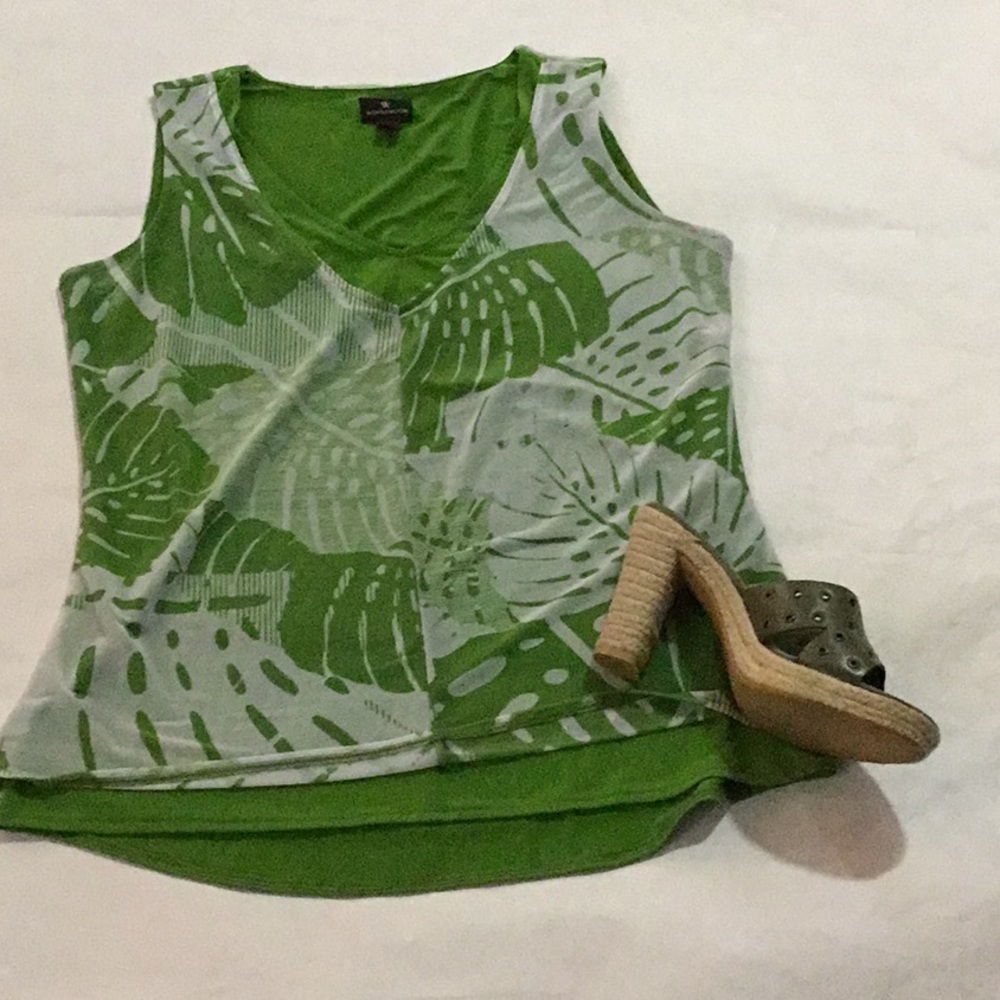 Women’s Top Size Medium